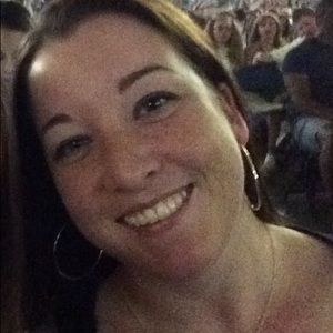 Meet your Posher, Caitlin